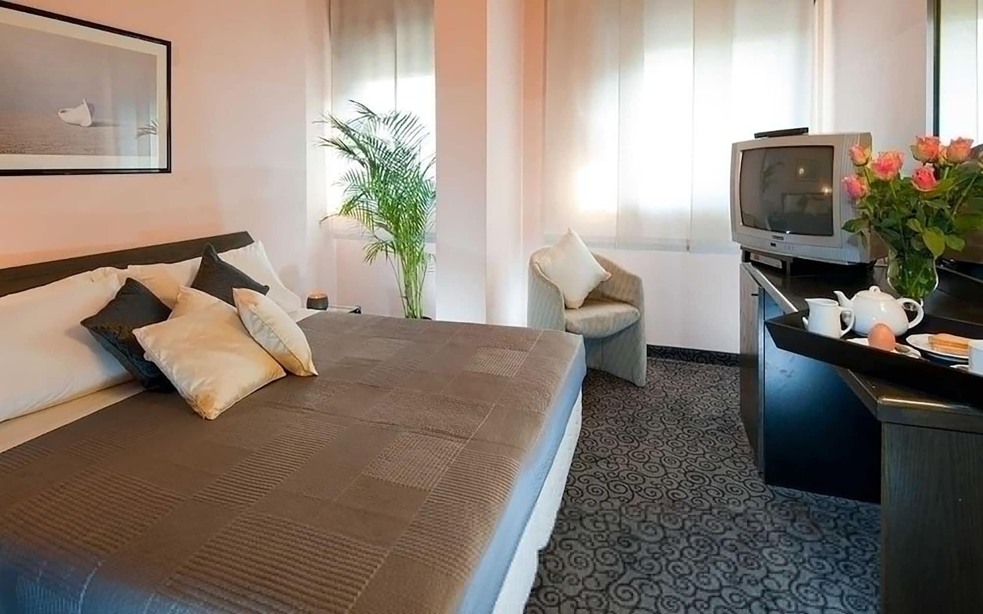 Hotel Comtur Binasco Room photo