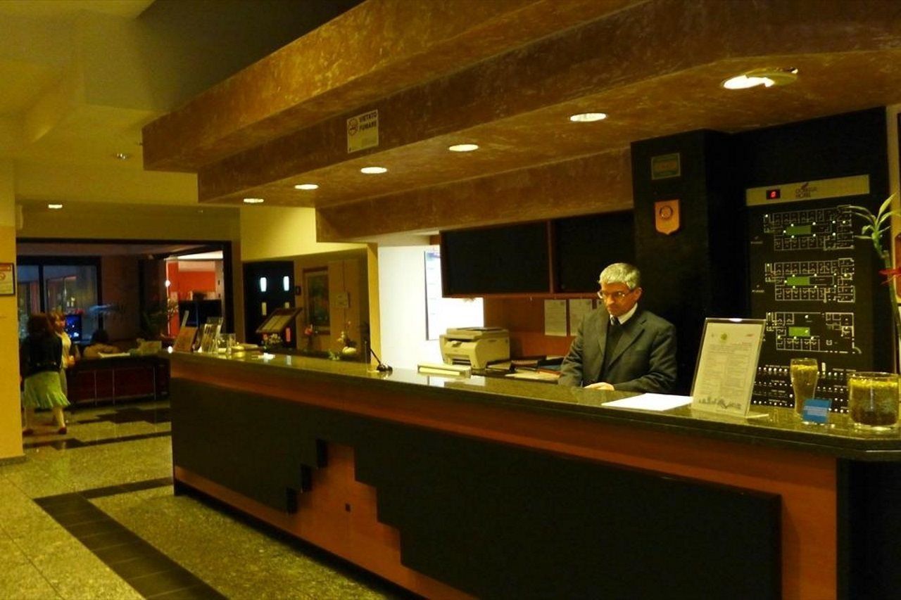 Hotel Comtur Binasco Exterior photo